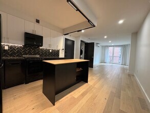 Building Photo - 154 Lenox Rd