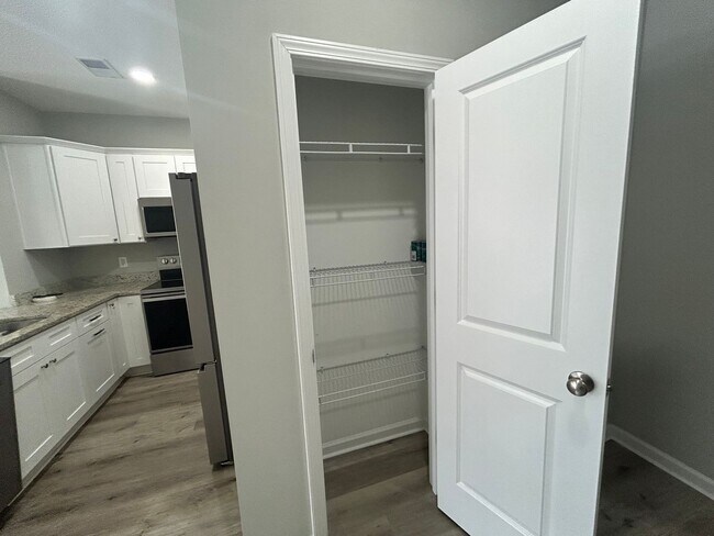 Building Photo - $1995  a Month For Lovely Duplex in Historic Melrose Heights