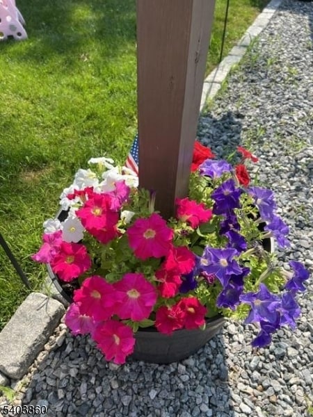 Building Photo - 36 Wawayanda Rd