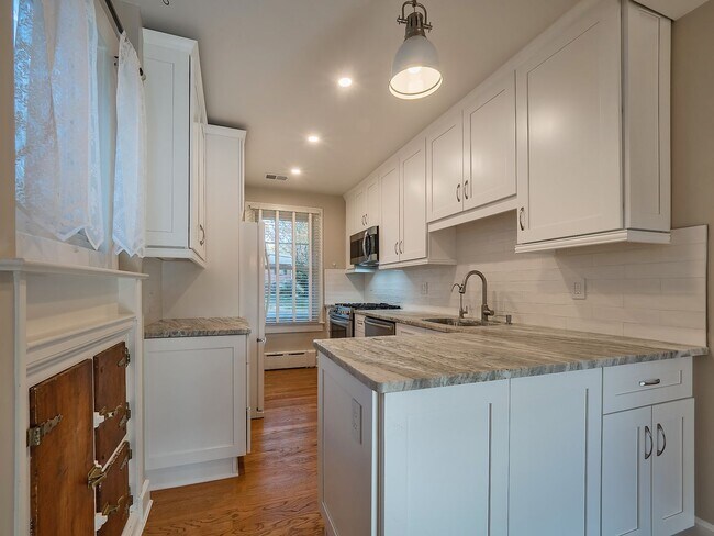 Building Photo - Charming, Renovated Bungalow in NW DC Tenley Area