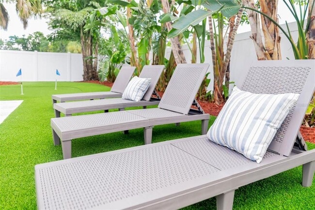 Building Photo - 4924 Shetland Ave