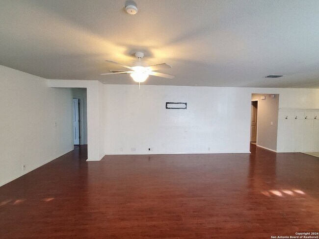 Building Photo - 555 Planters Pass