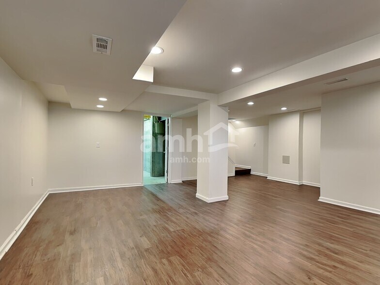 Building Photo - 6287 Glenmont Dr