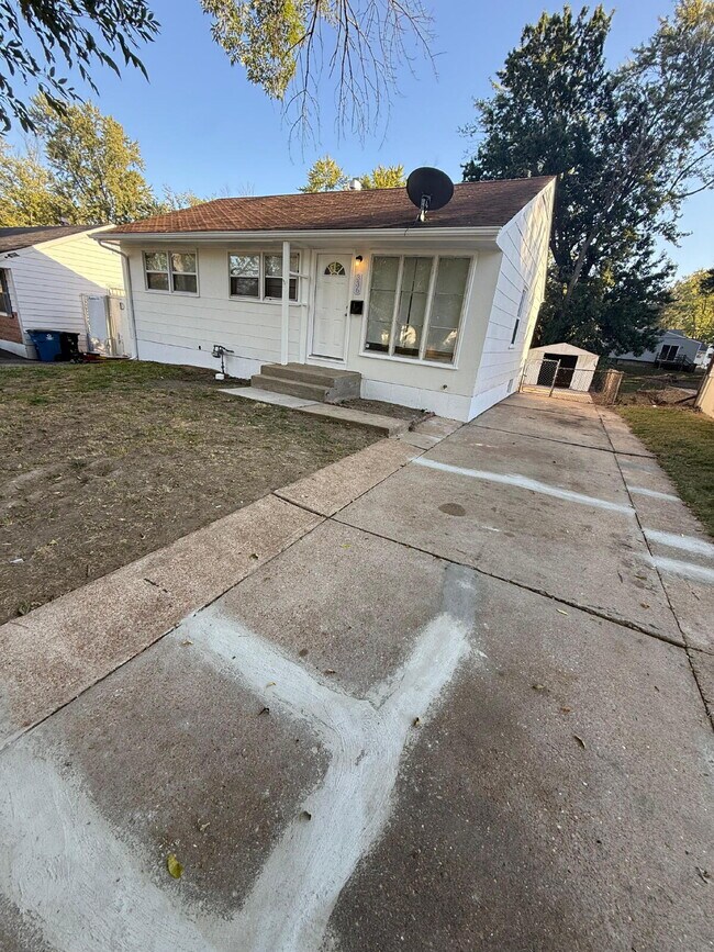 Building Photo - Beautiful 4-Bedroom Home for Rent in St. L...