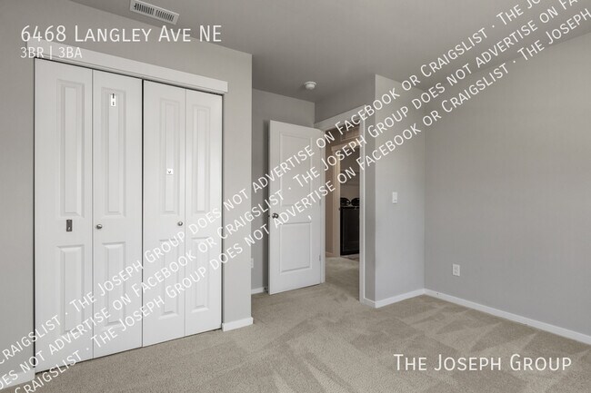 Building Photo - 6468 Langley Ave NE