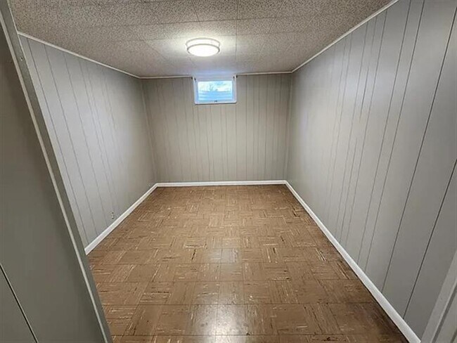 Building Photo - Circle Dr,Smart Home##