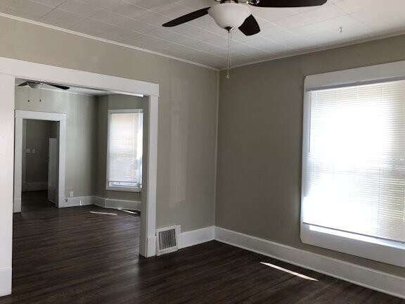 Building Photo - 434 N Ash St