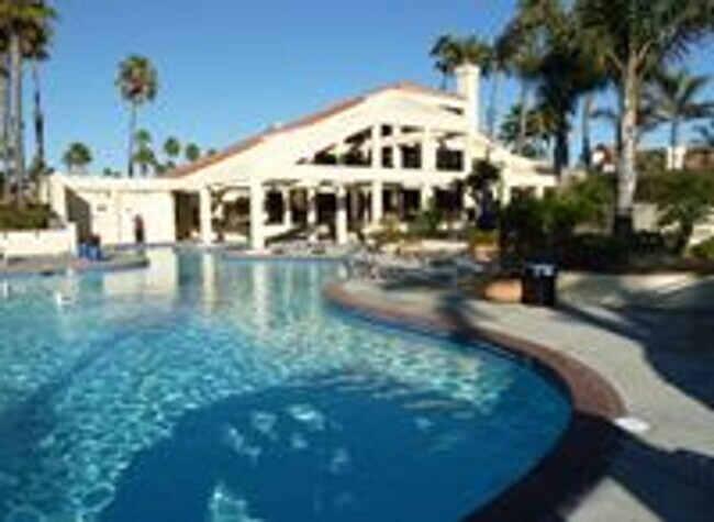 Building Photo - 2226 Martinique Ln