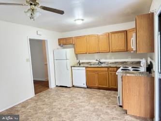 Building Photo - 4435 Willow Tree Ln