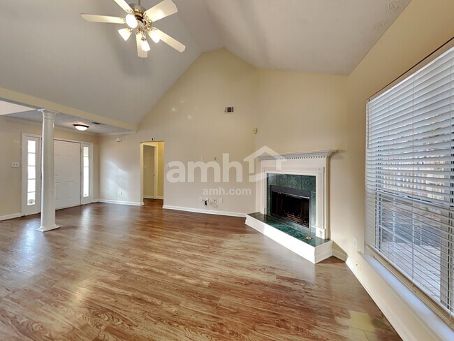 Building Photo - 515 Chaseridge Dr