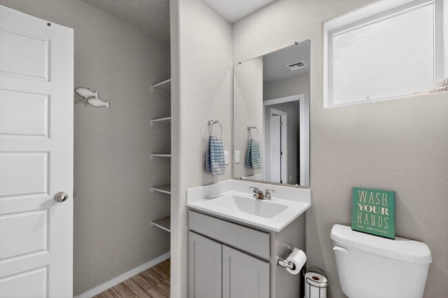 Building Photo - For Rent | Unfurnished Home | 4 Bed / 2.5 ...