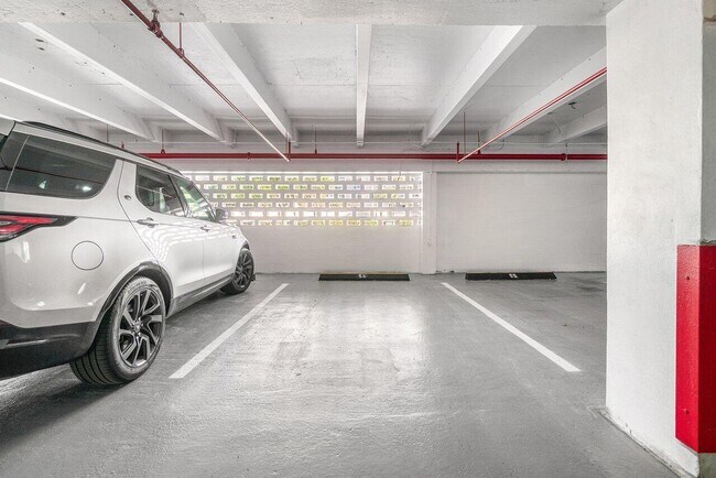 Building Photo - 4201 N Ocean Blvd