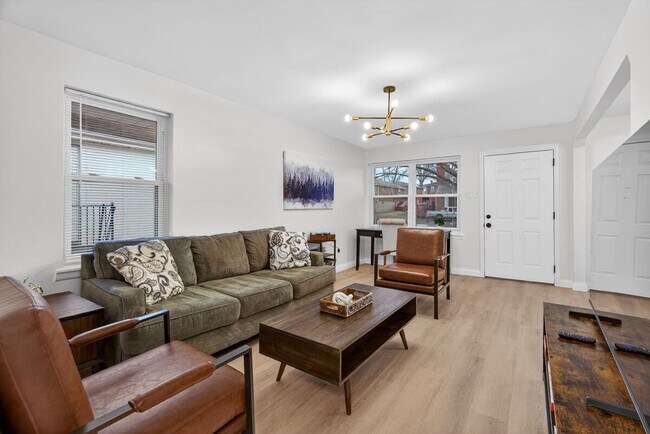 Building Photo - 3831 Brown Rd