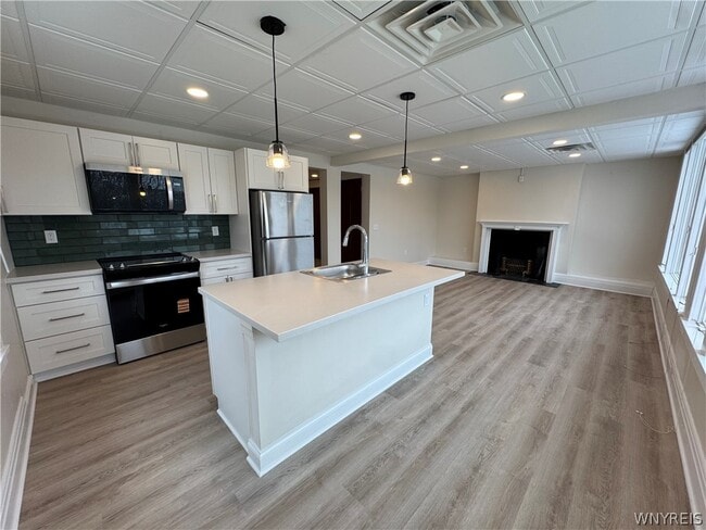 Building Photo - 107 Humboldt Pkwy