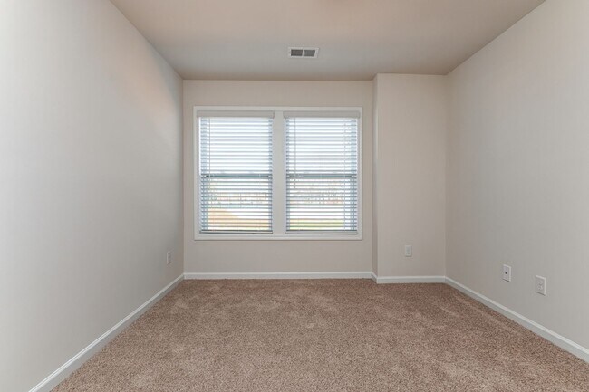 Building Photo - AVAILABLE NOW, Beautiful Home in Greer wit...