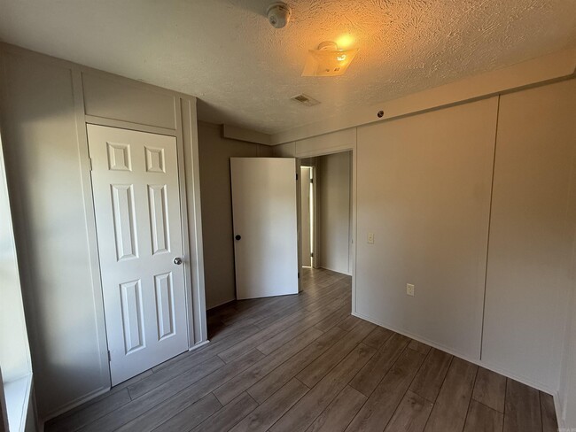Building Photo - 100 Springwood