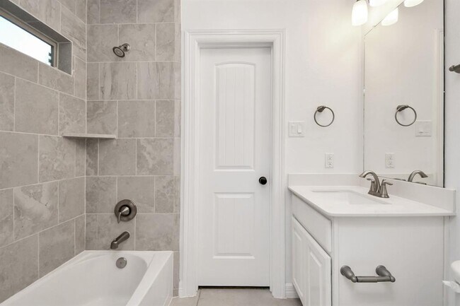 Building Photo - 1411 Upland Arbor Dr