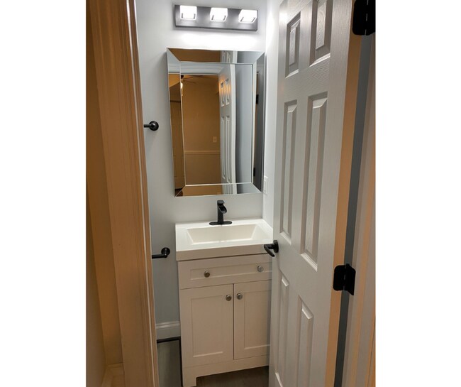 Building Photo - 1025 N Carey St