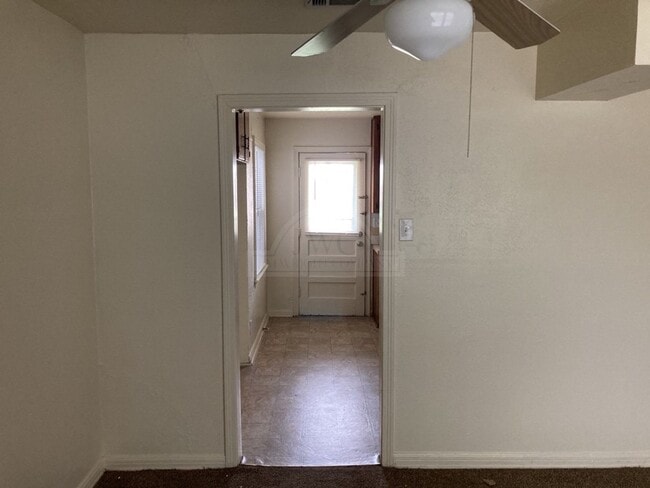 Building Photo - 1601 White