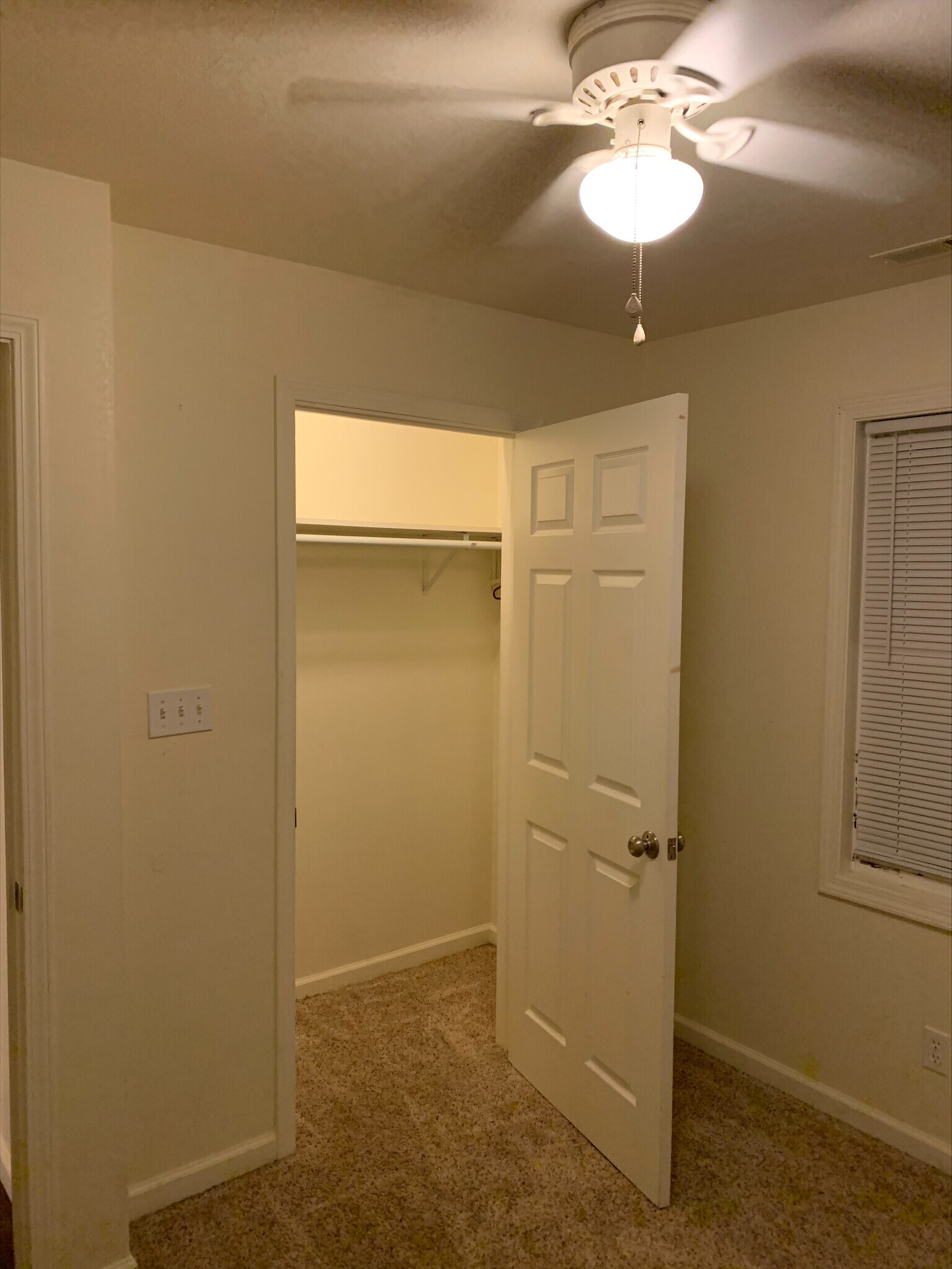 Building Photo - 1014 N Hodson Ave