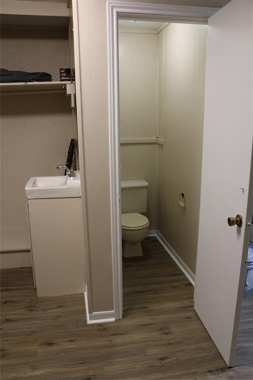 Building Photo - 502 W 8th St