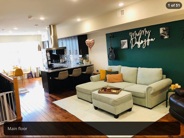 Living Room - 2015 S Hutchinson St