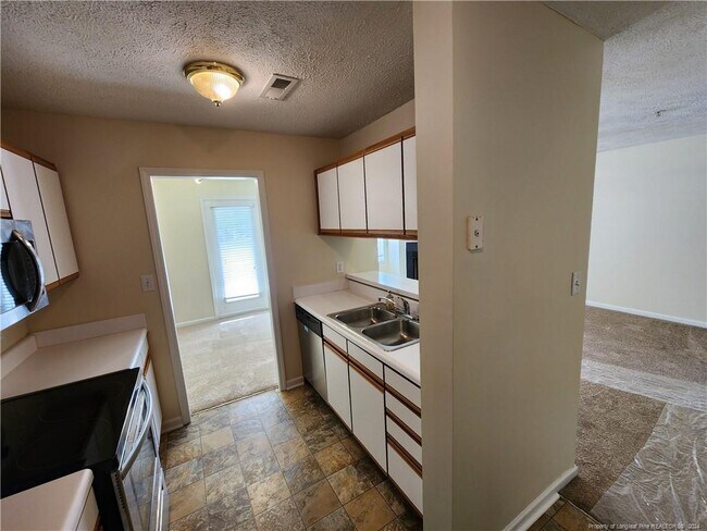 Building Photo - 264 Waterdown Dr