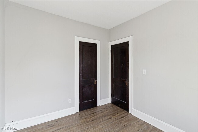 Building Photo - 1524 E 204th St