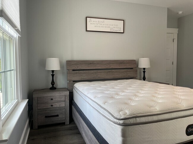Building Photo - Gorgeous Brand New 3/2 Move In Ready Now!