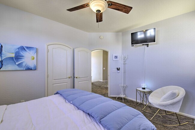 Building Photo - 3759 E Fruitvale Ave