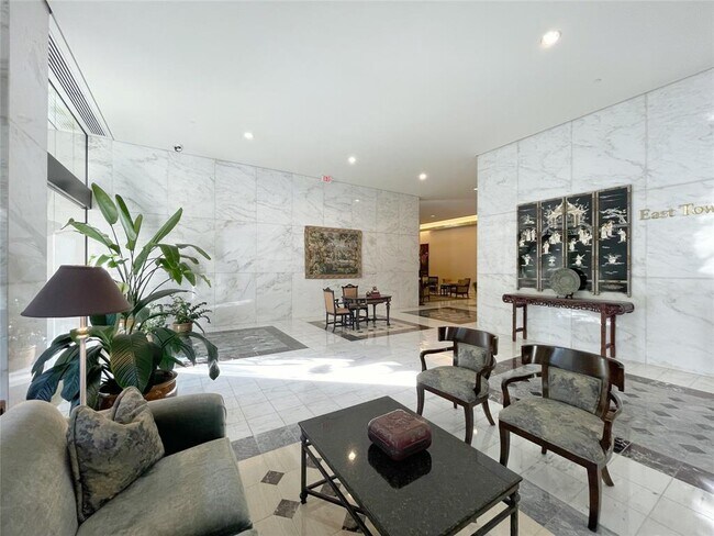 Building Photo - 1111 Hermann Dr