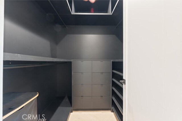 Building Photo - 17437 Oak Creek Ct