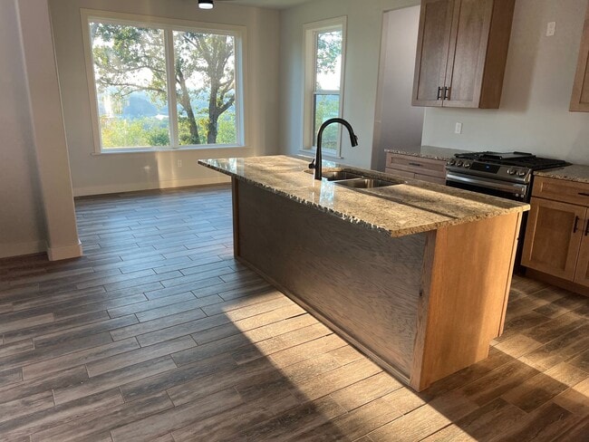 Building Photo - Stunning Lake living home with a lake view...
