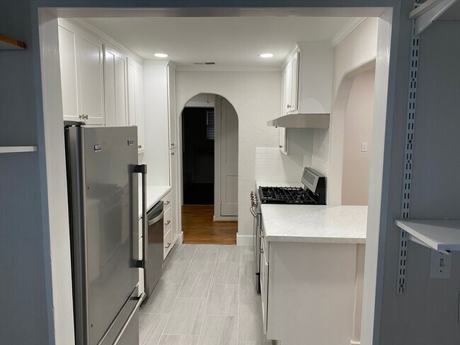 Building Photo - 6348 Llano Ave