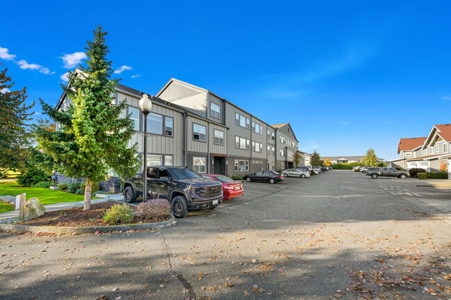 Building Photo - Beautiful Condo in Lynden