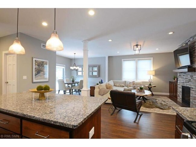 Building Photo - 3221 42nd Ave S