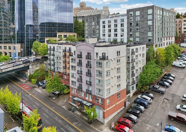 Building Photo - Spacious 2 Bedroom Condo at the Tobira – Central Location