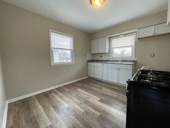 Building Photo - Villard Ave - 8129-31 W