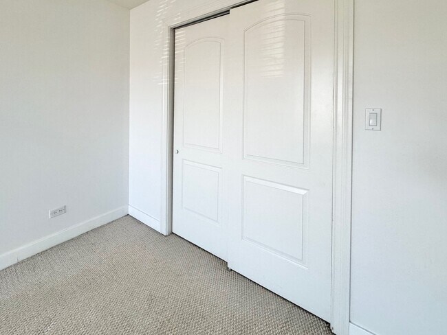 Building Photo - 4335 W Irving Park Rd