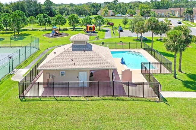 Building Photo - 2505 Kingston Ct