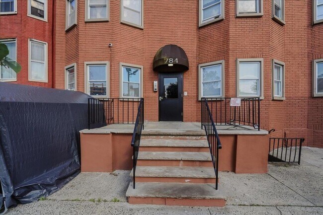 Building Photo - 784 Ocean Ave
