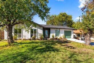 Building Photo - Beautifully Renovated East Austin Home with Large Fenced Yard