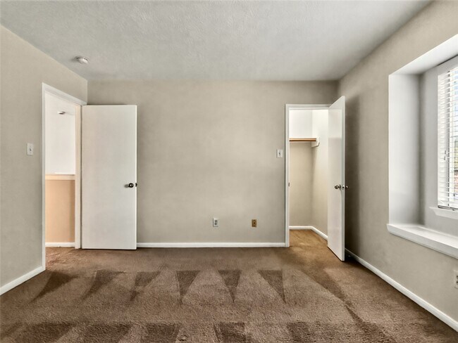 Building Photo - 4914 Jasmine Meadows Ln