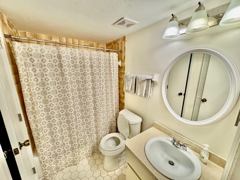 Building Photo - 22523 Westchester Blvd