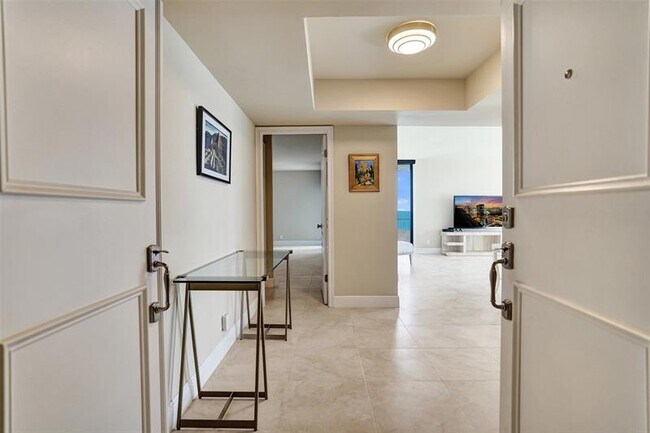 Building Photo - 5510 N Ocean Dr