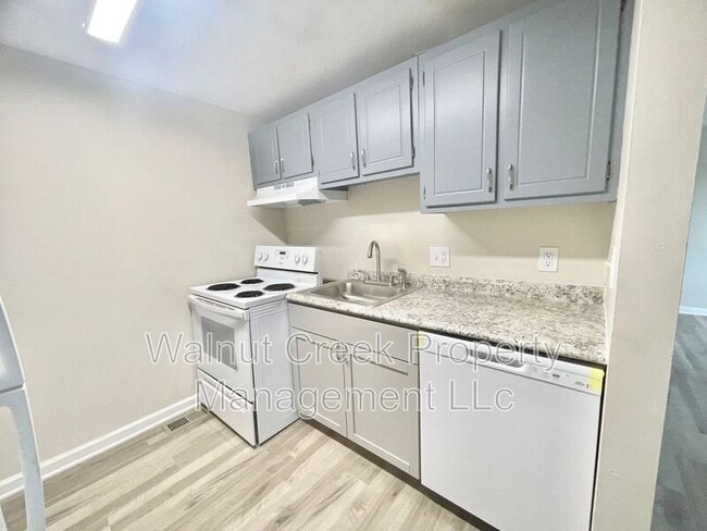 Primary Photo - 5520 Beavercrest Dr