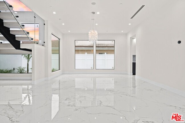 Building Photo - 1439 Edris Dr