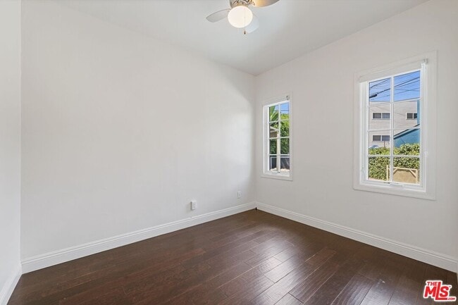 Building Photo - 366 S Crescent Heights Blvd