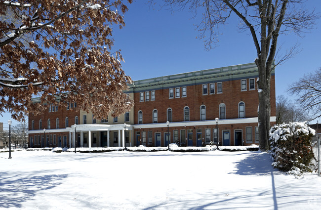 Building Photo - Clinton Court