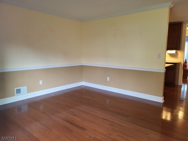 Building Photo - 1211 Spruce Hills Dr